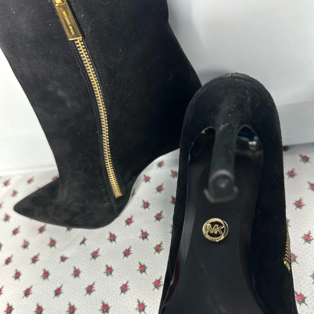 Michael Kors Keke Black Suede Gold Zip Pointed Toe Stiletto Ankle Boots Size 7.5 - Picture 6 of 9